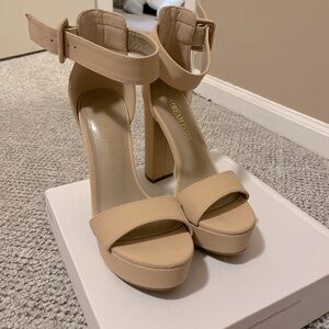 Size 5 Nude Dream Paris Heels